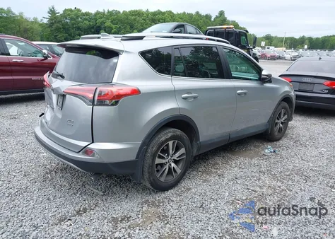 2017 Toyota Rav4 Xle z USA, uszkodzony, nr VIN 2T3RFREV6HW673140